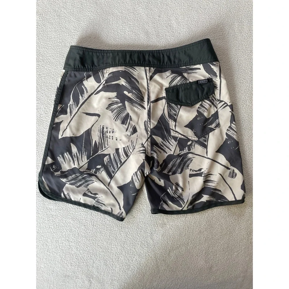 Ezekiel Mens 32 Board Shorts Tan Black Tropical Palm Leaf Print Surf Swim